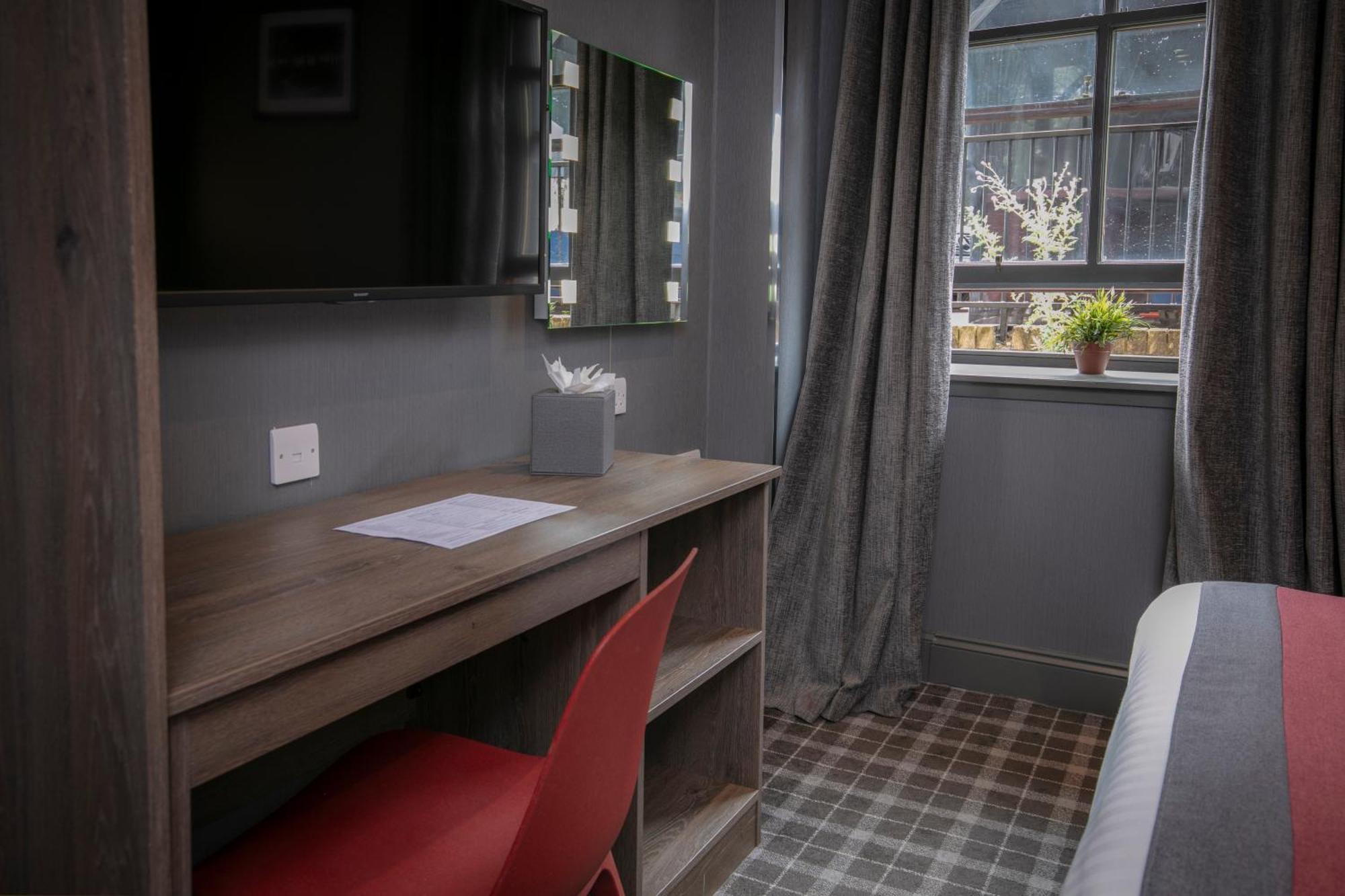 Devoncove Hotel 3*